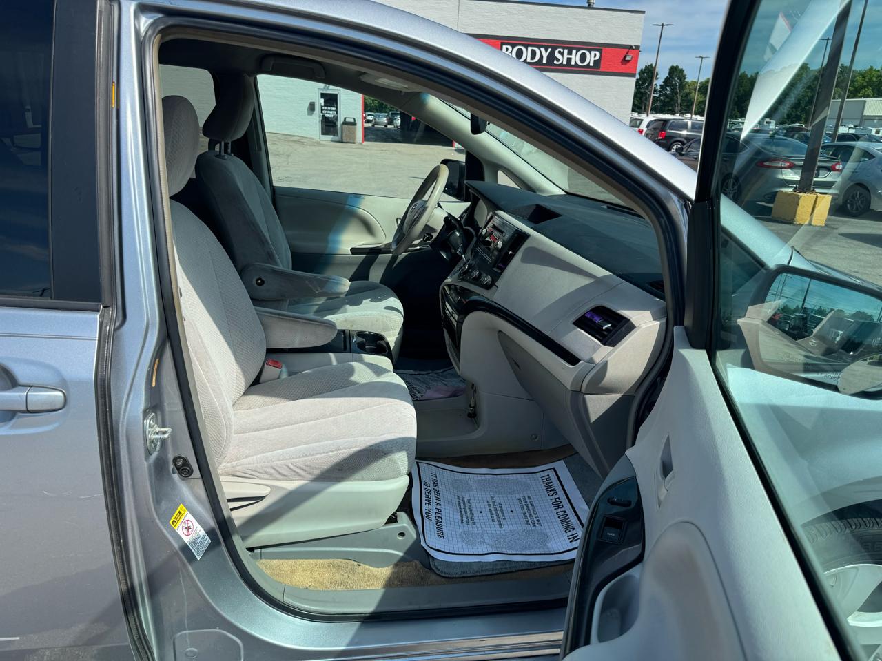 Toyota Sienna LE 2011