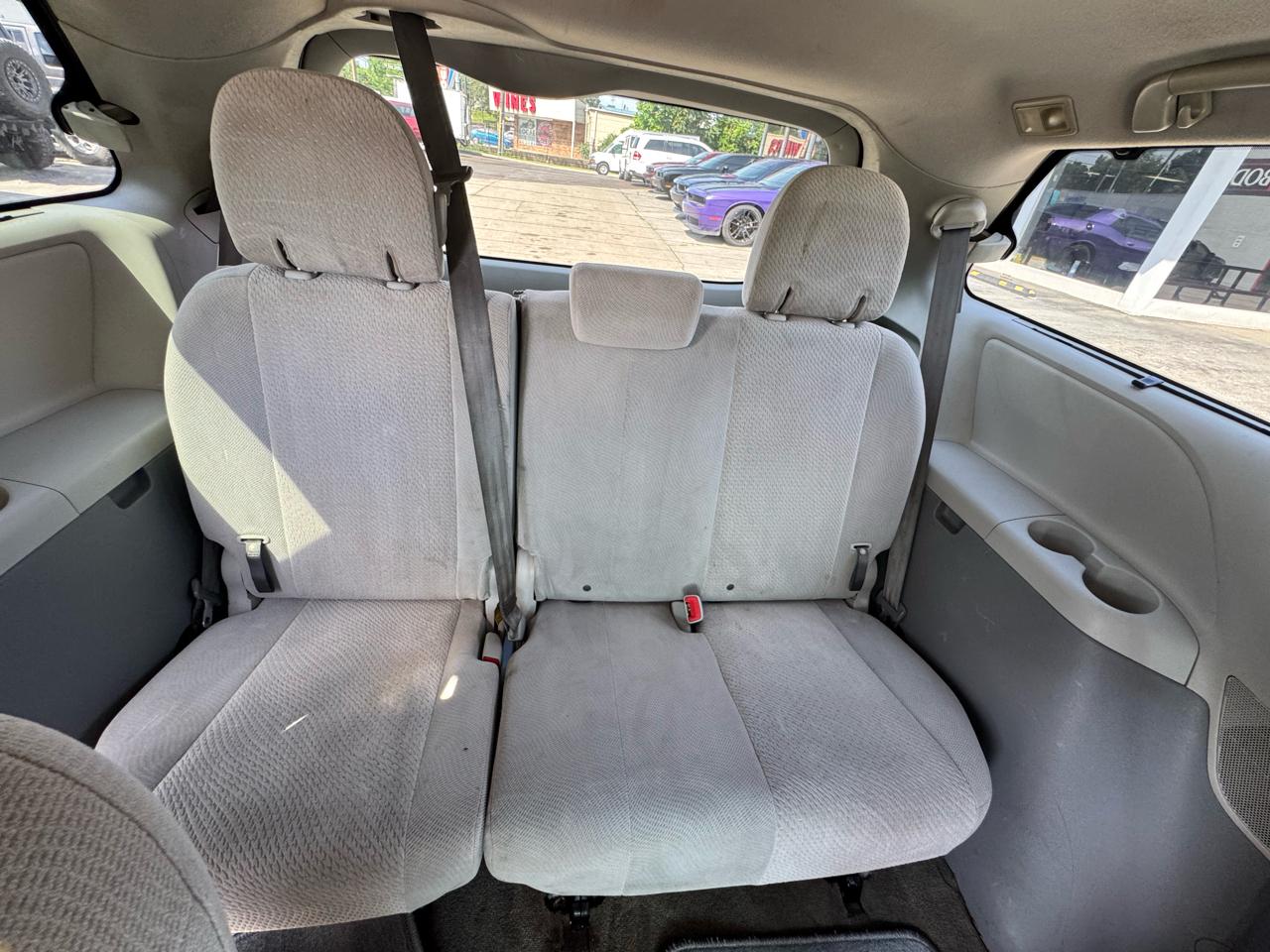 Toyota Sienna LE 2011
