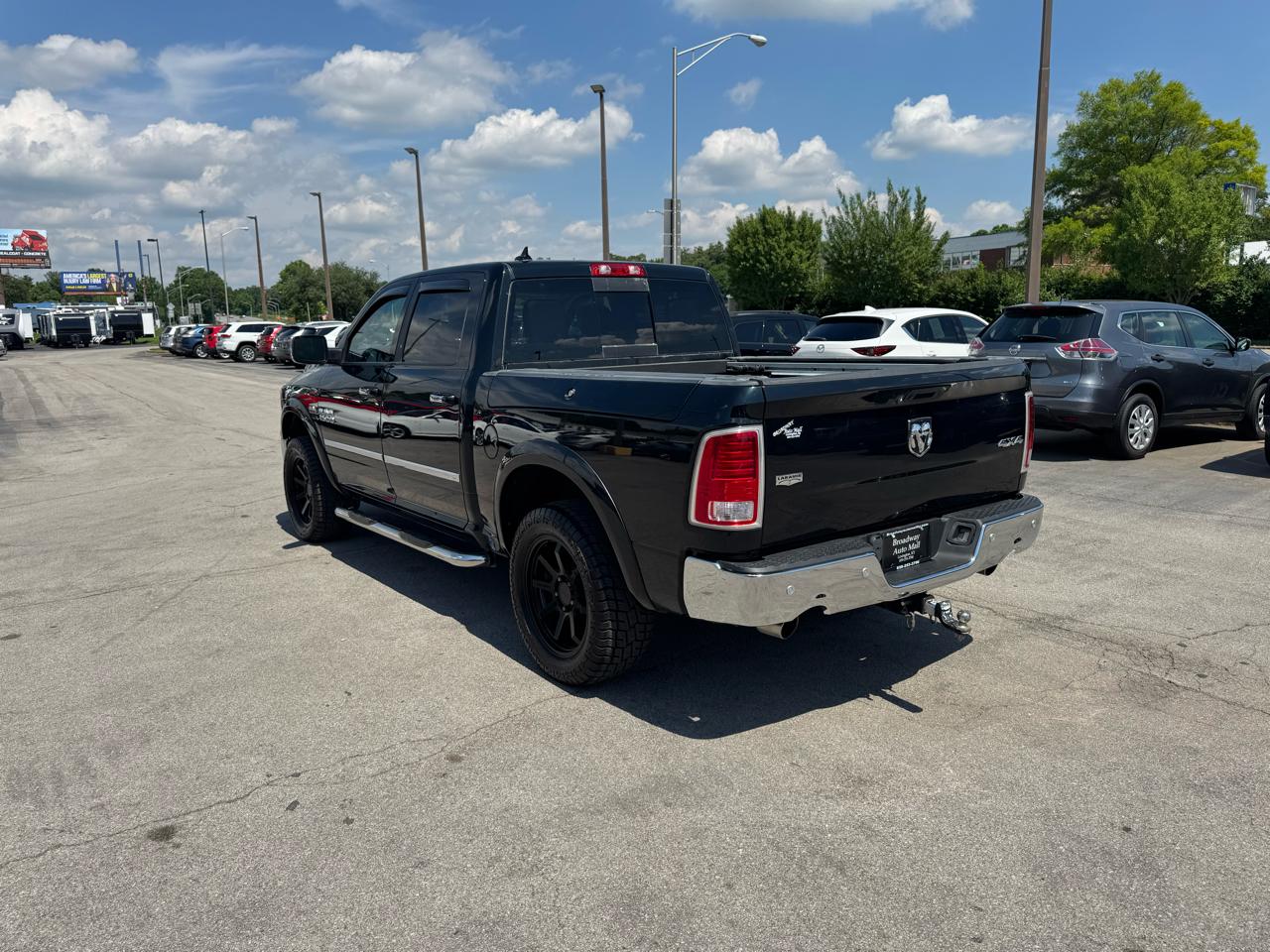 RAM 1500 Laramie 4x4 Crew Cab 5'7" Box 2017