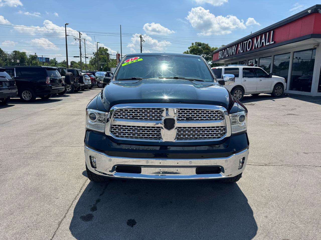 RAM 1500 Laramie 4x4 Crew Cab 5'7" Box 2017