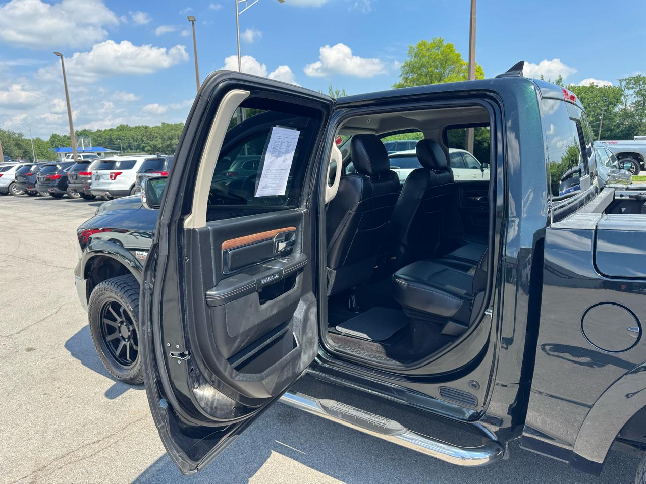 RAM 1500 Laramie 4x4 Crew Cab 5'7" Box 2017