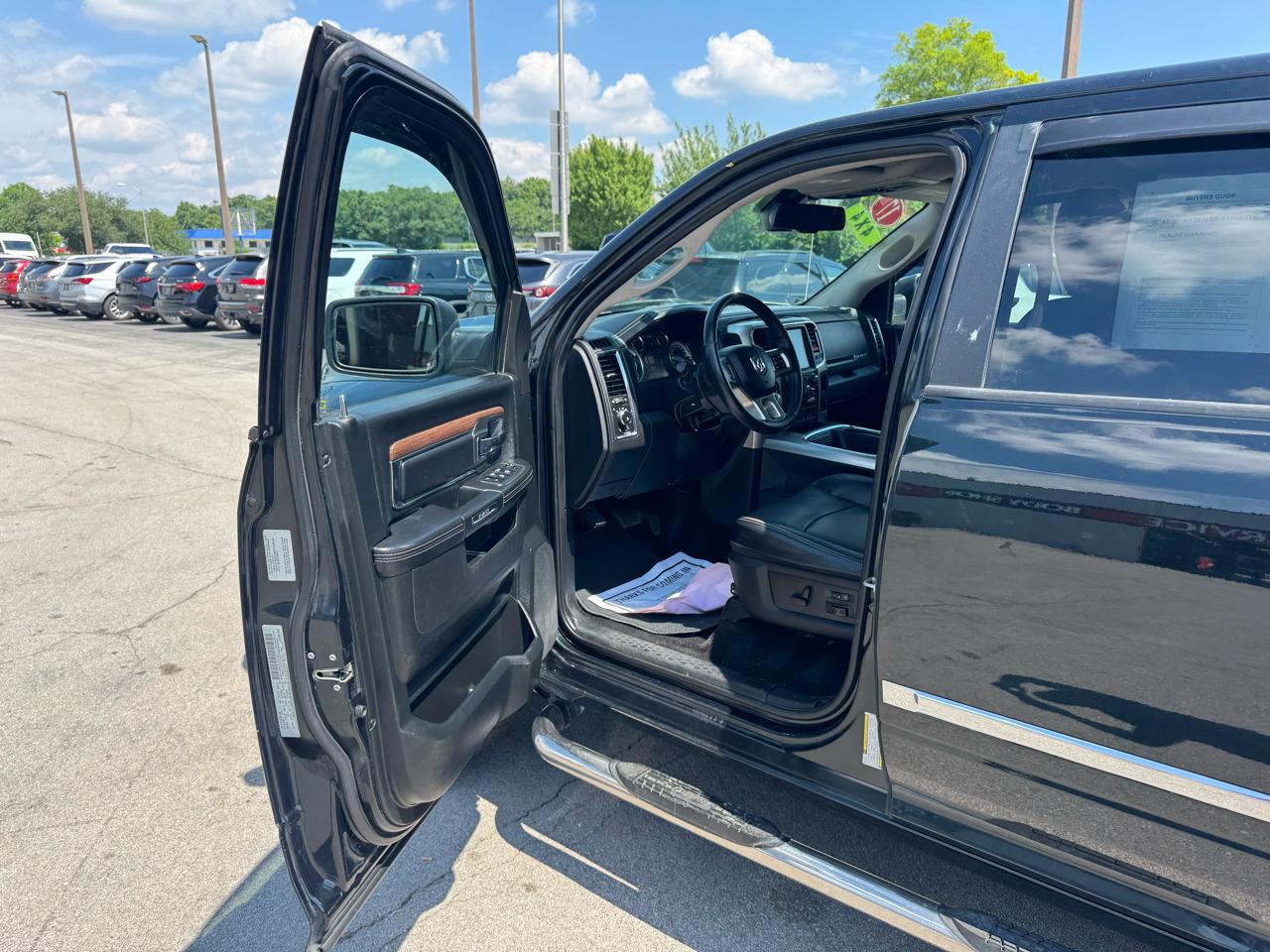 RAM 1500 Laramie 4x4 Crew Cab 5'7" Box 2017