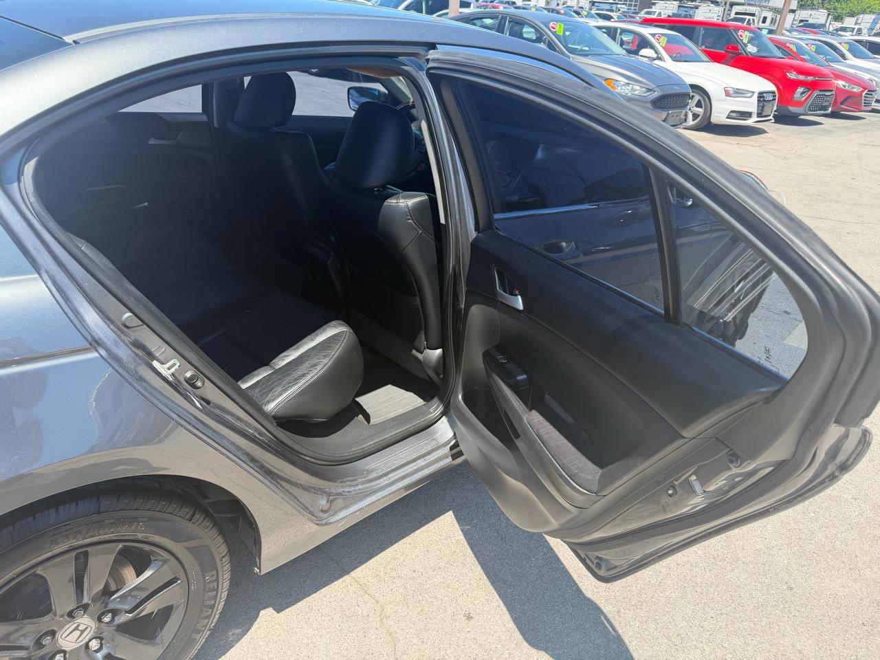 Honda Accord Sdn 4dr I4 Auto SE 2011