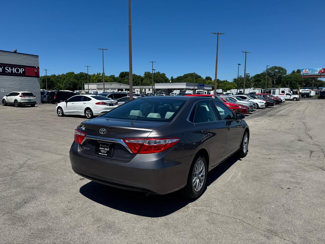 Toyota Camry XLE Auto (Natl) 2017