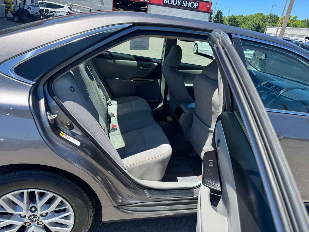 Toyota Camry XLE Auto (Natl) 2017