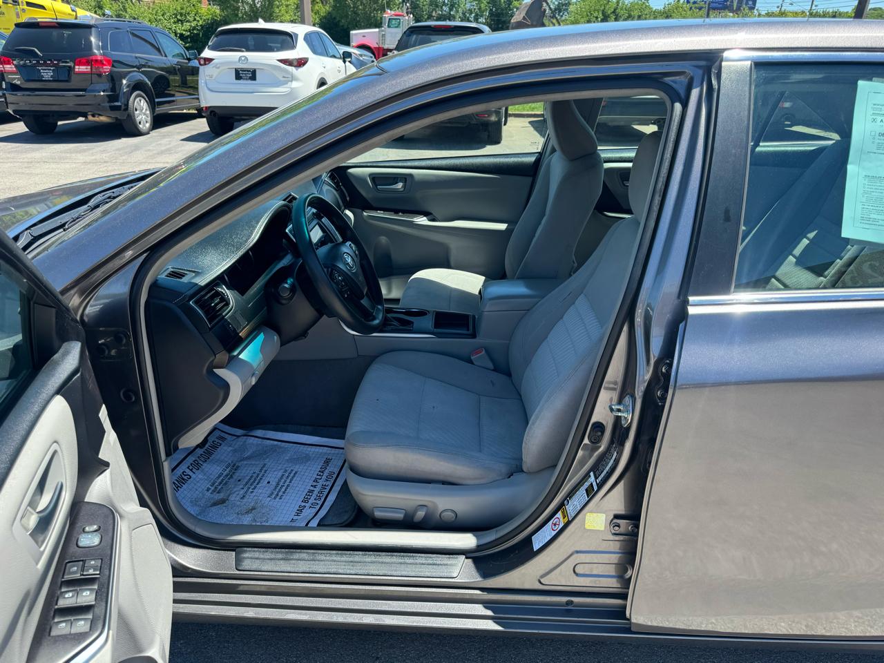 Toyota Camry XLE Auto (Natl) 2017