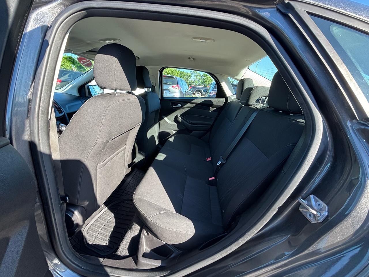 Ford Focus 4dr Sdn SE 2015