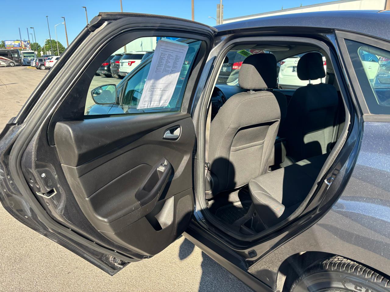 Ford Focus 4dr Sdn SE 2015