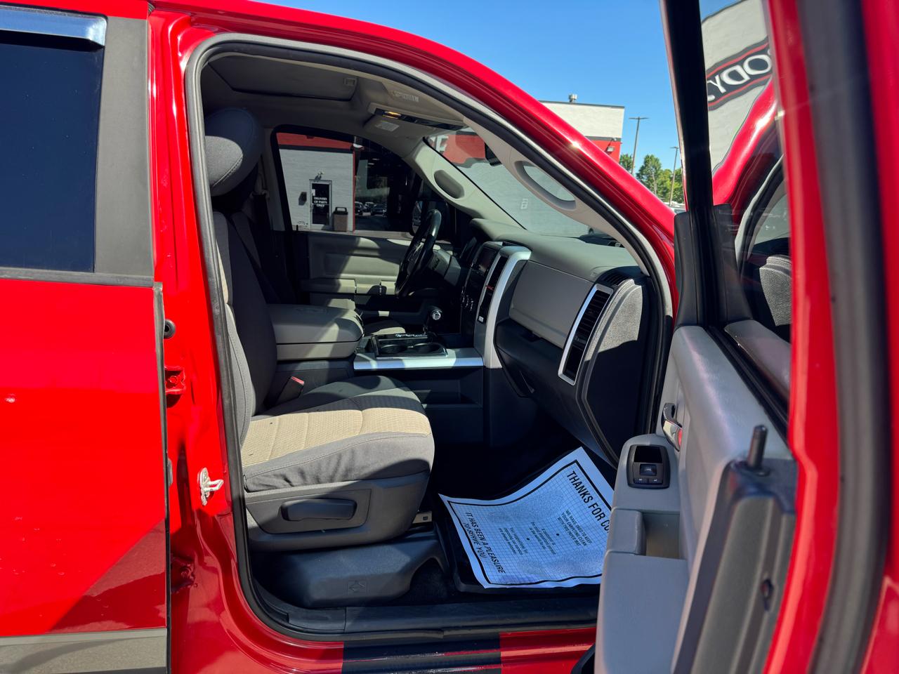RAM 1500 4WD Crew Cab 140.5" Outdoorsman 2012