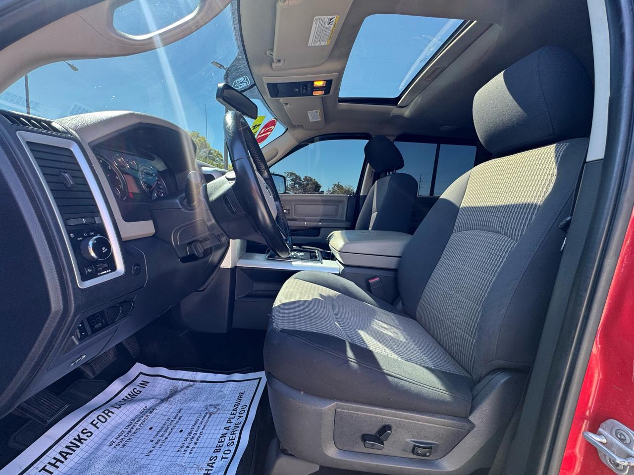 RAM 1500 4WD Crew Cab 140.5" Outdoorsman 2012
