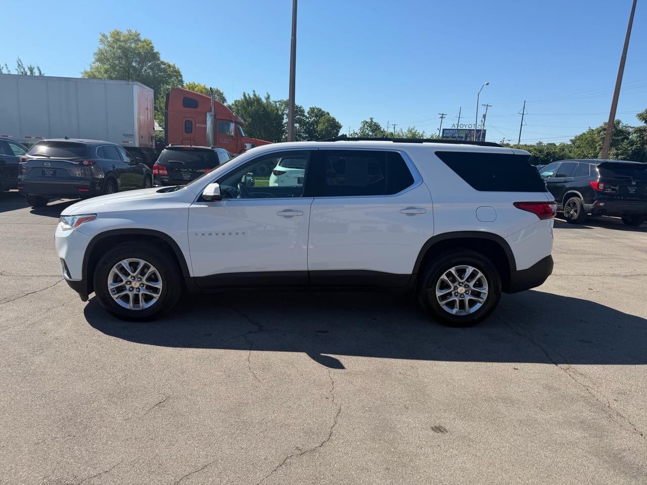 Chevrolet Traverse FWD 4dr LT Cloth w/1LT 2019
