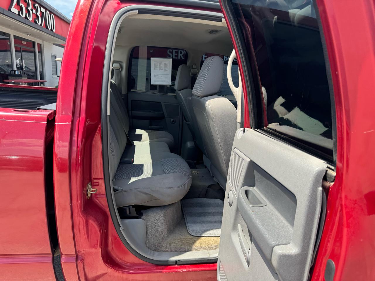 Dodge Ram 1500 4dr Quad Cab 140.5 SLT 2006