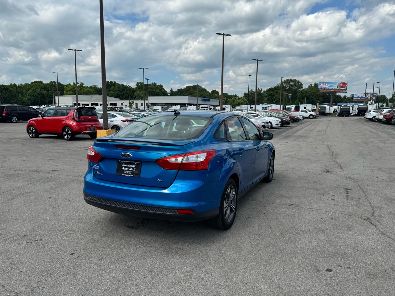 Ford Focus 4dr Sdn SE 2012