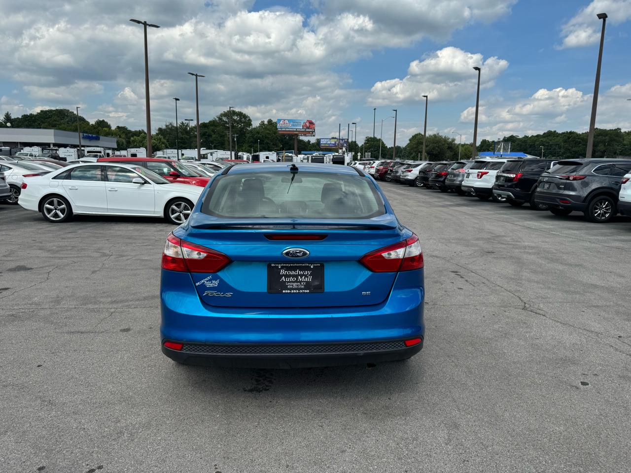 Ford Focus 4dr Sdn SE 2012