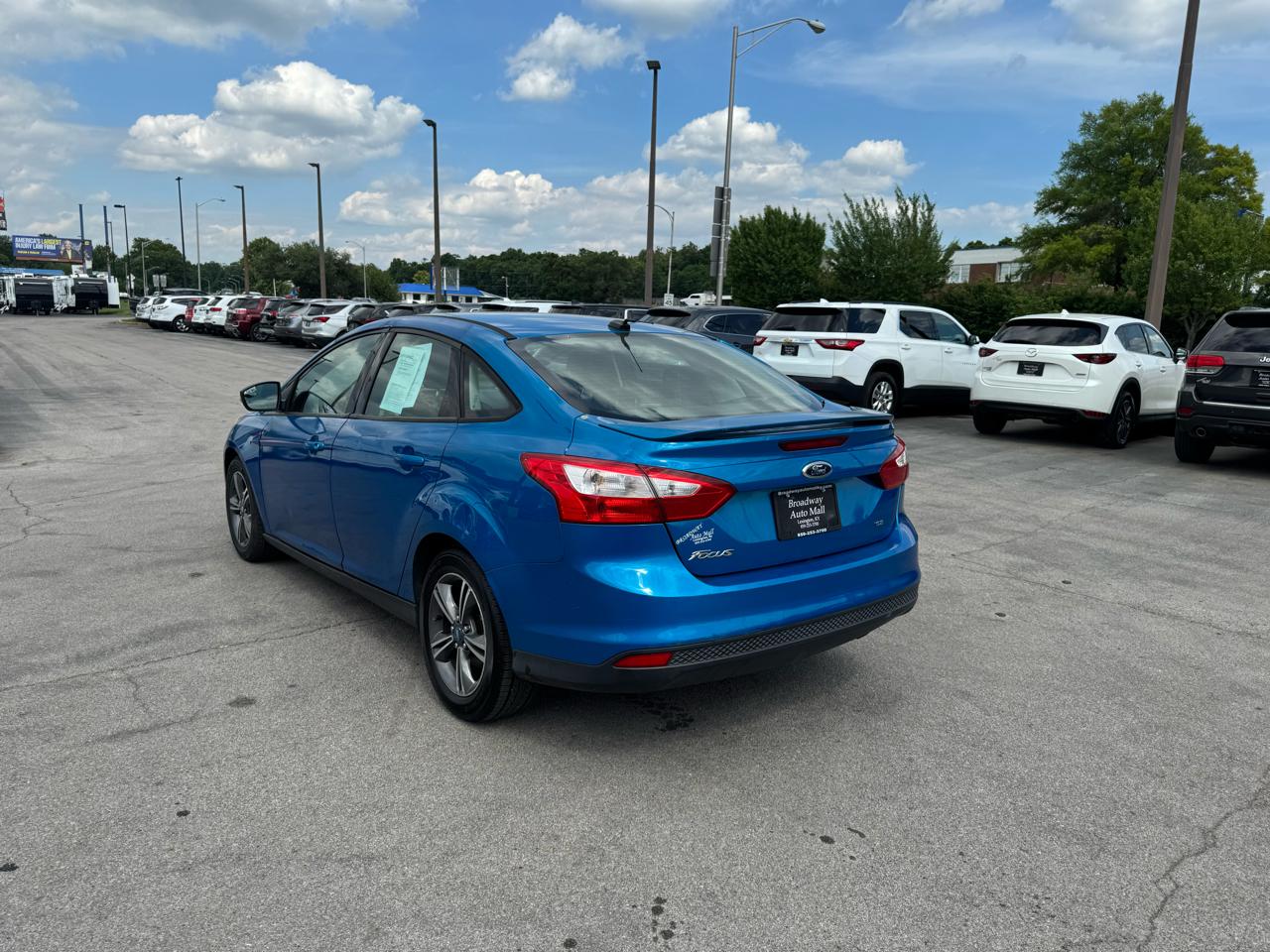 Ford Focus 4dr Sdn SE 2012