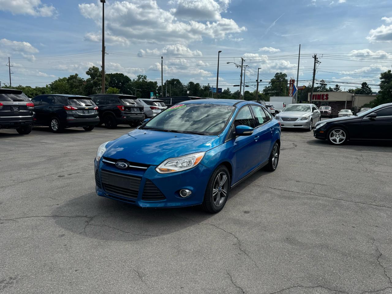 Ford Focus 4dr Sdn SE 2012