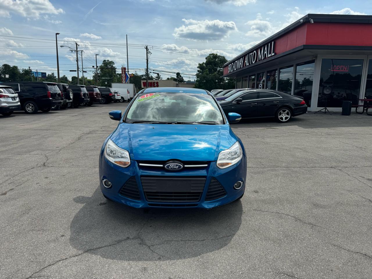 Ford Focus 4dr Sdn SE 2012