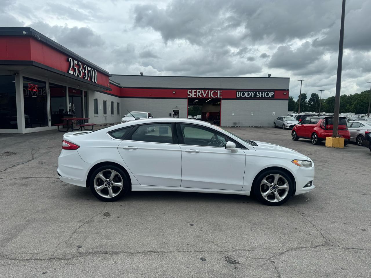 Ford Fusion 4dr Sdn SE FWD 2016