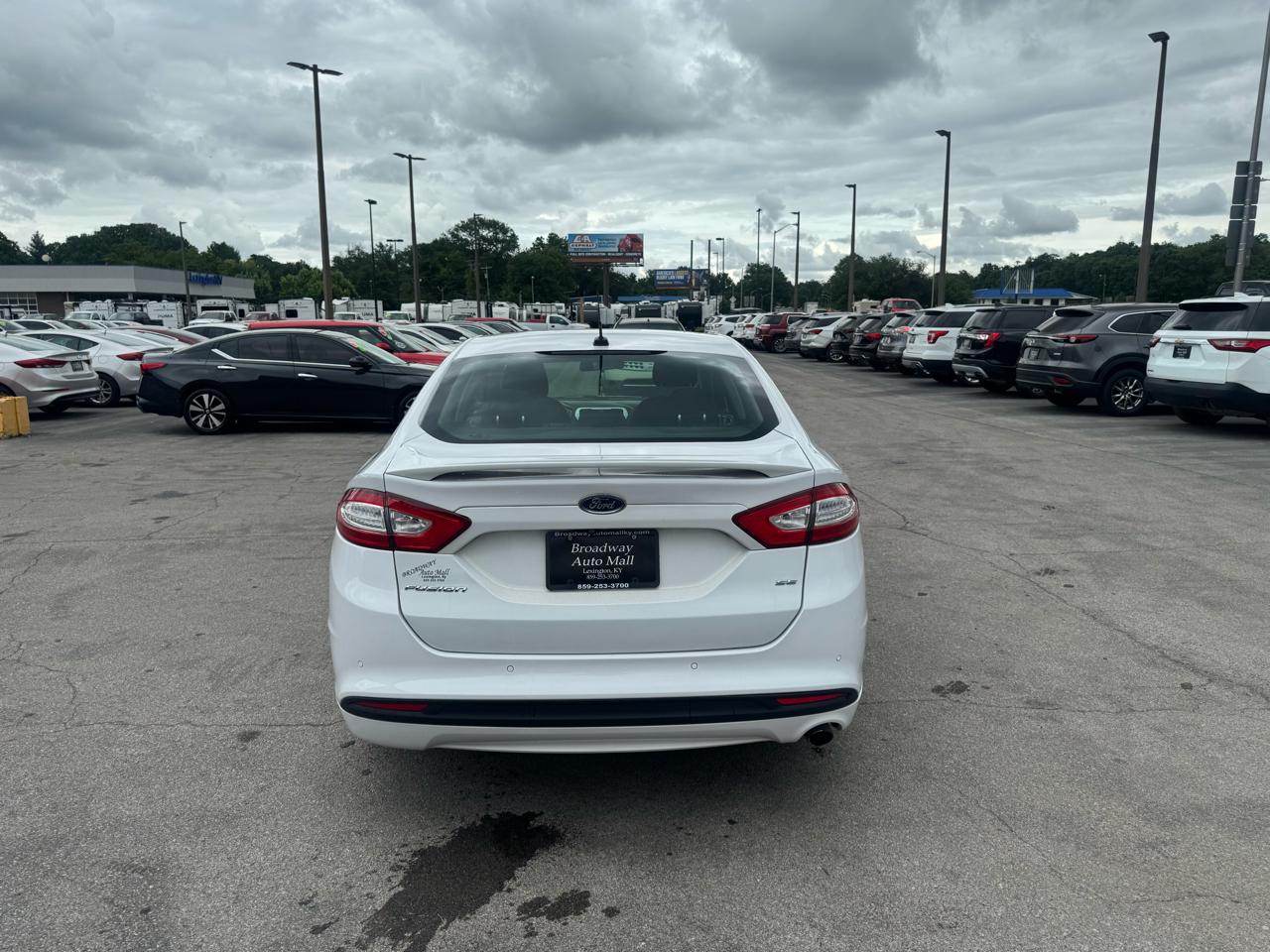 Ford Fusion 4dr Sdn SE FWD 2016