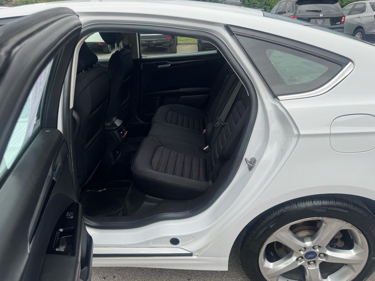 Ford Fusion 4dr Sdn SE FWD 2016