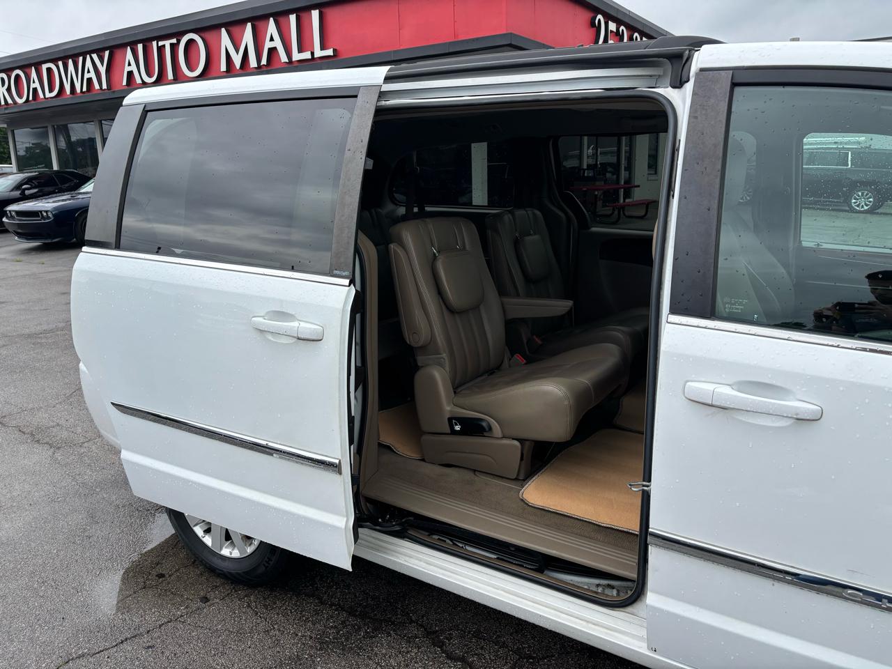 Chrysler Town & Country 4dr Wgn Touring 2014