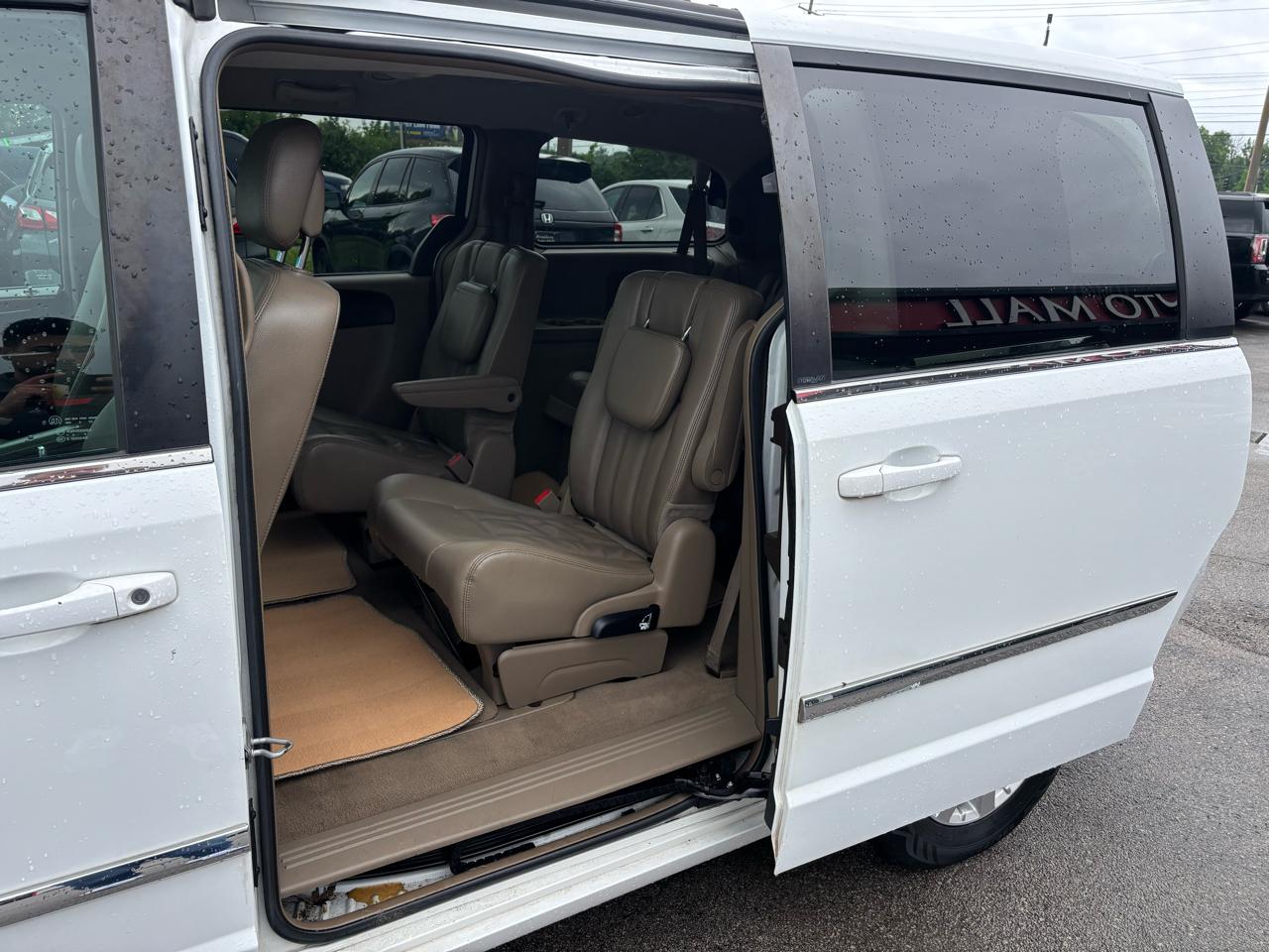 Chrysler Town & Country 4dr Wgn Touring 2014