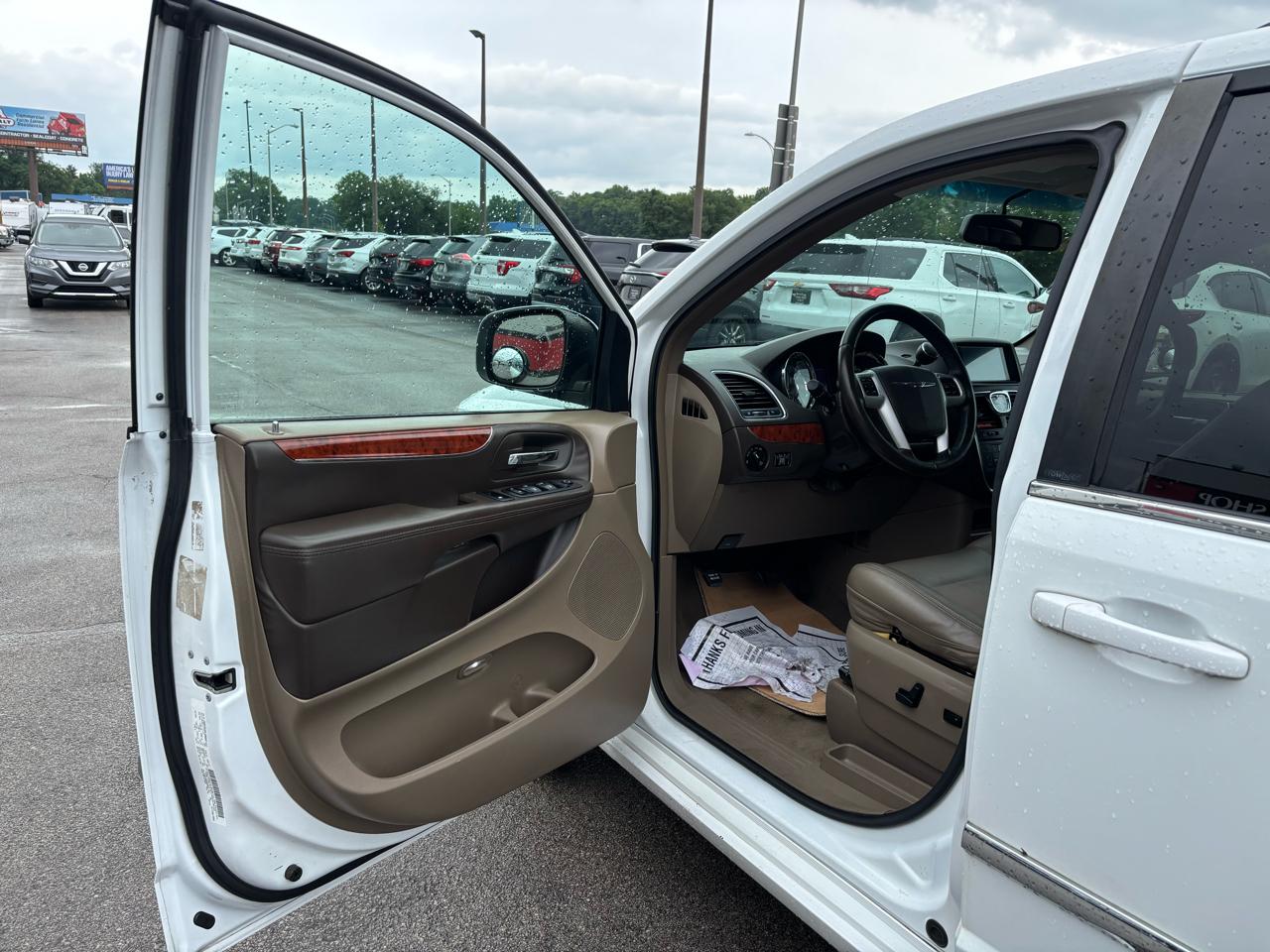 Chrysler Town & Country 4dr Wgn Touring 2014