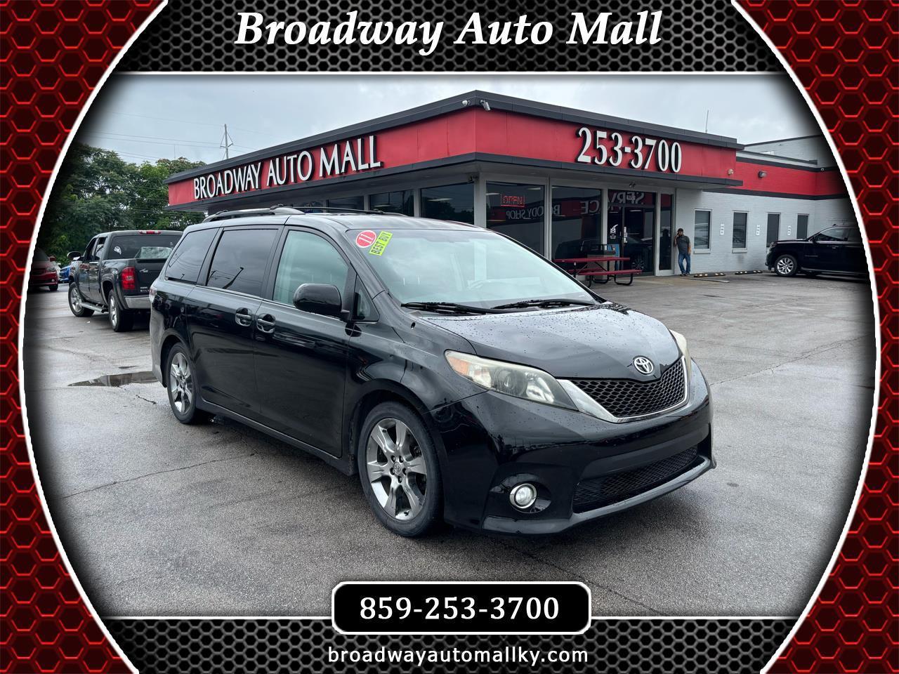 Toyota Sienna 5dr 8-Pass Van V6 SE FWD (Natl) 2011