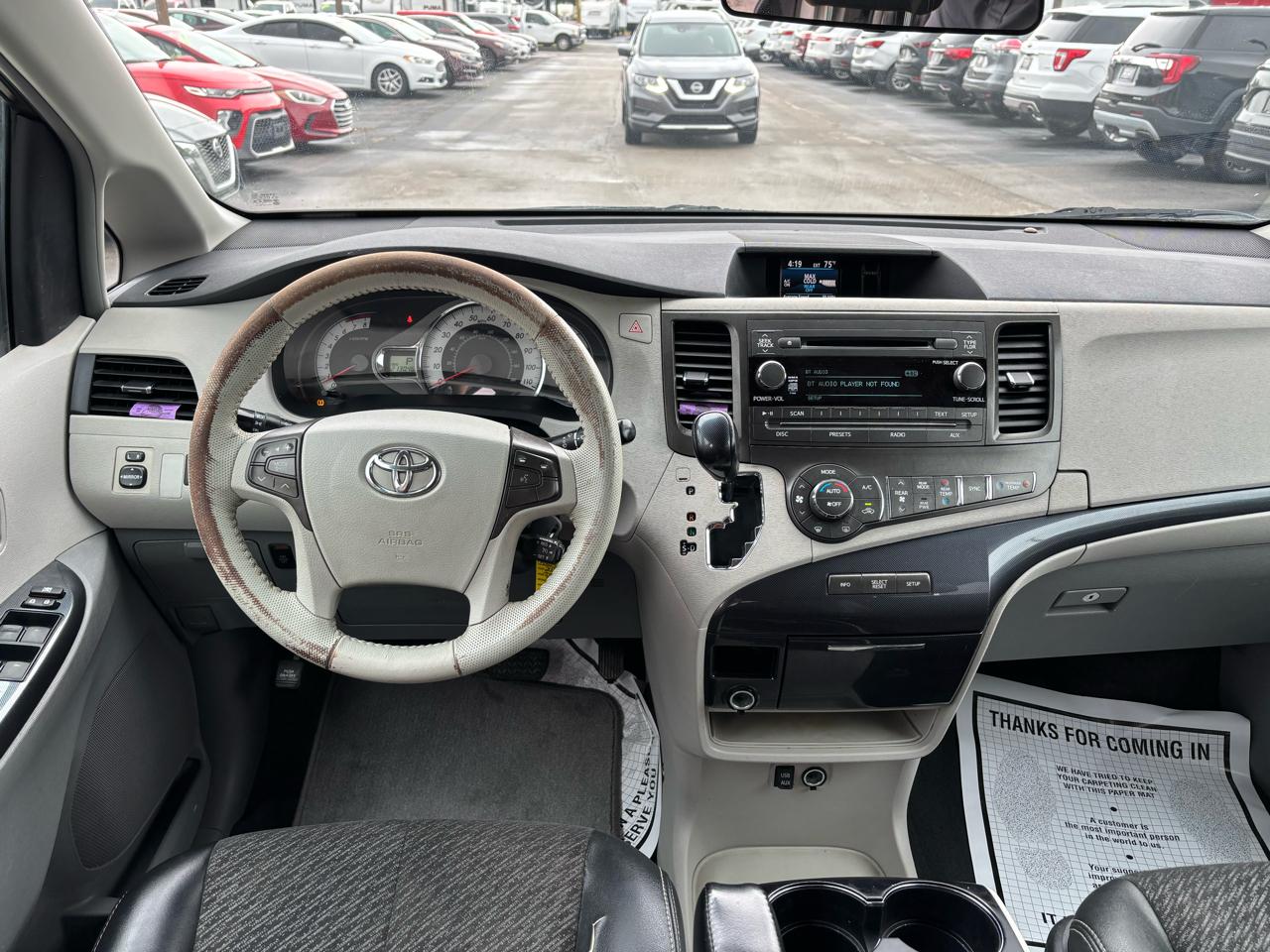 Toyota Sienna 5dr 8-Pass Van V6 SE FWD (Natl) 2011