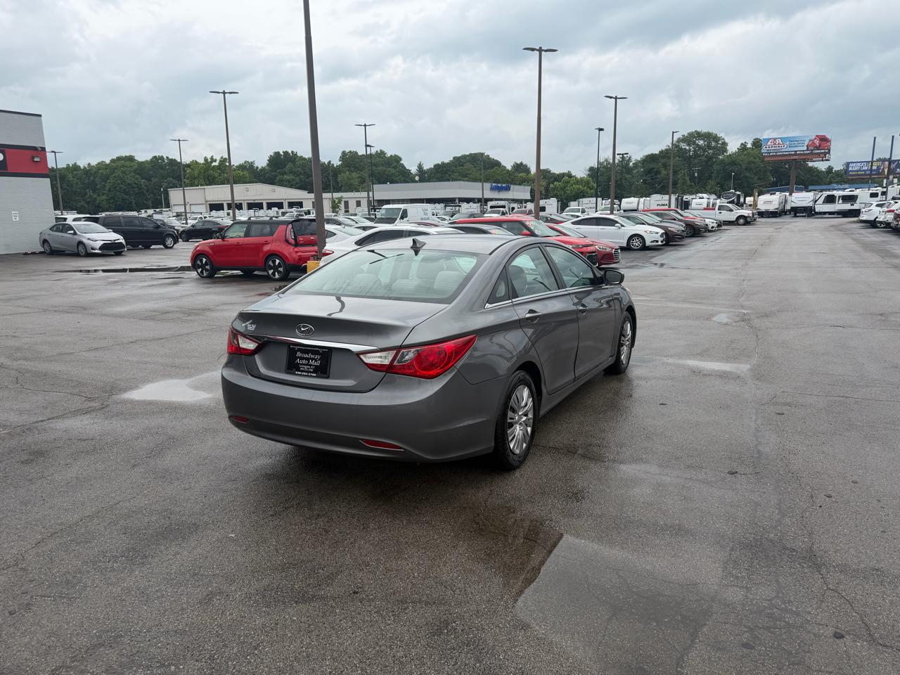 Hyundai Sonata 4dr Sdn 2.4L Auto GLS 2011