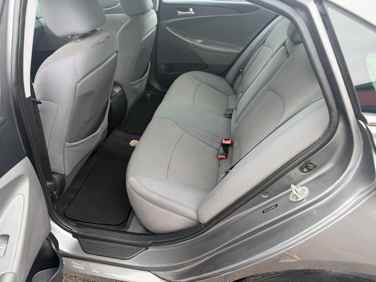 Hyundai Sonata 4dr Sdn 2.4L Auto GLS 2011