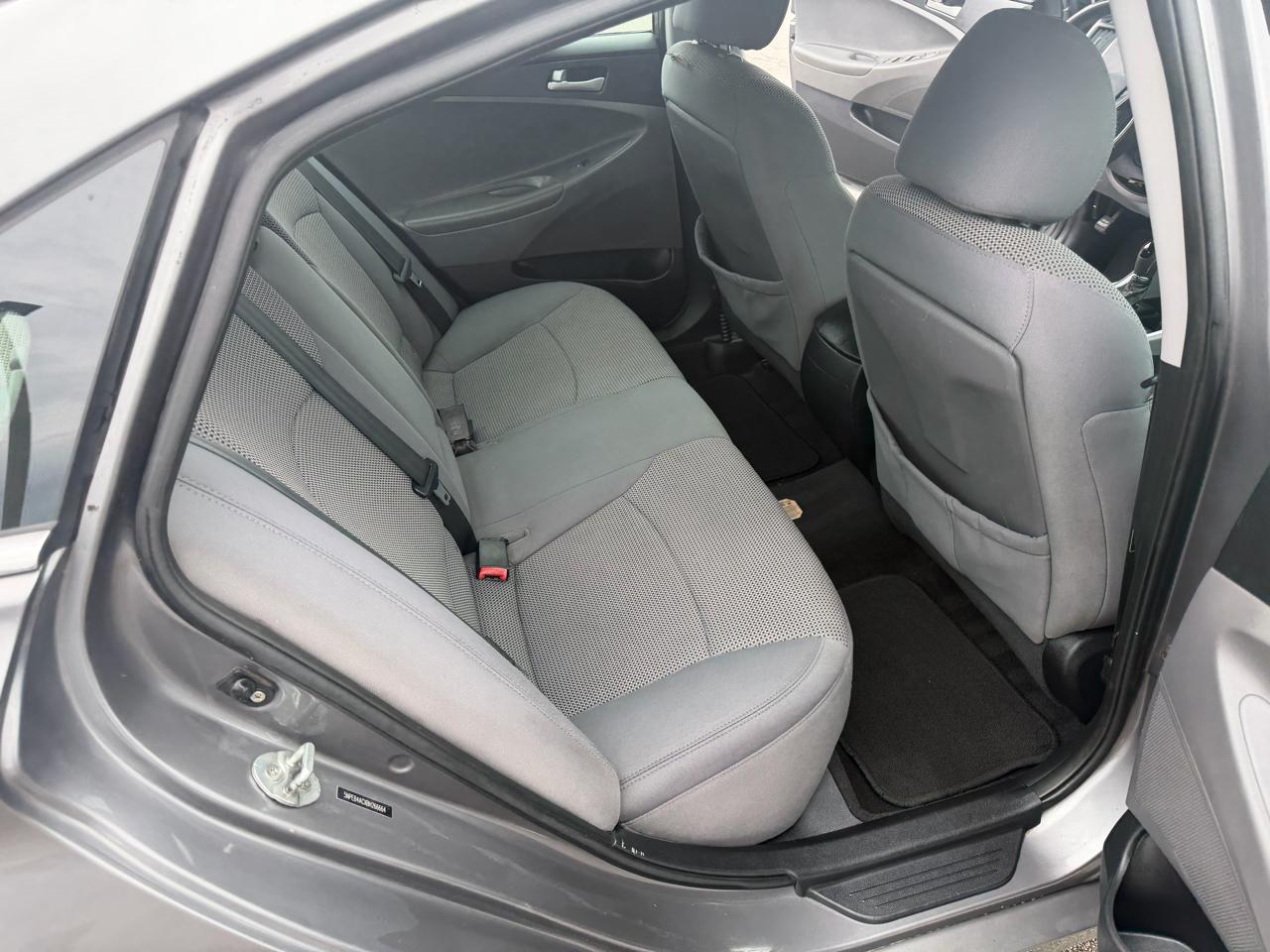 Hyundai Sonata 4dr Sdn 2.4L Auto GLS 2011