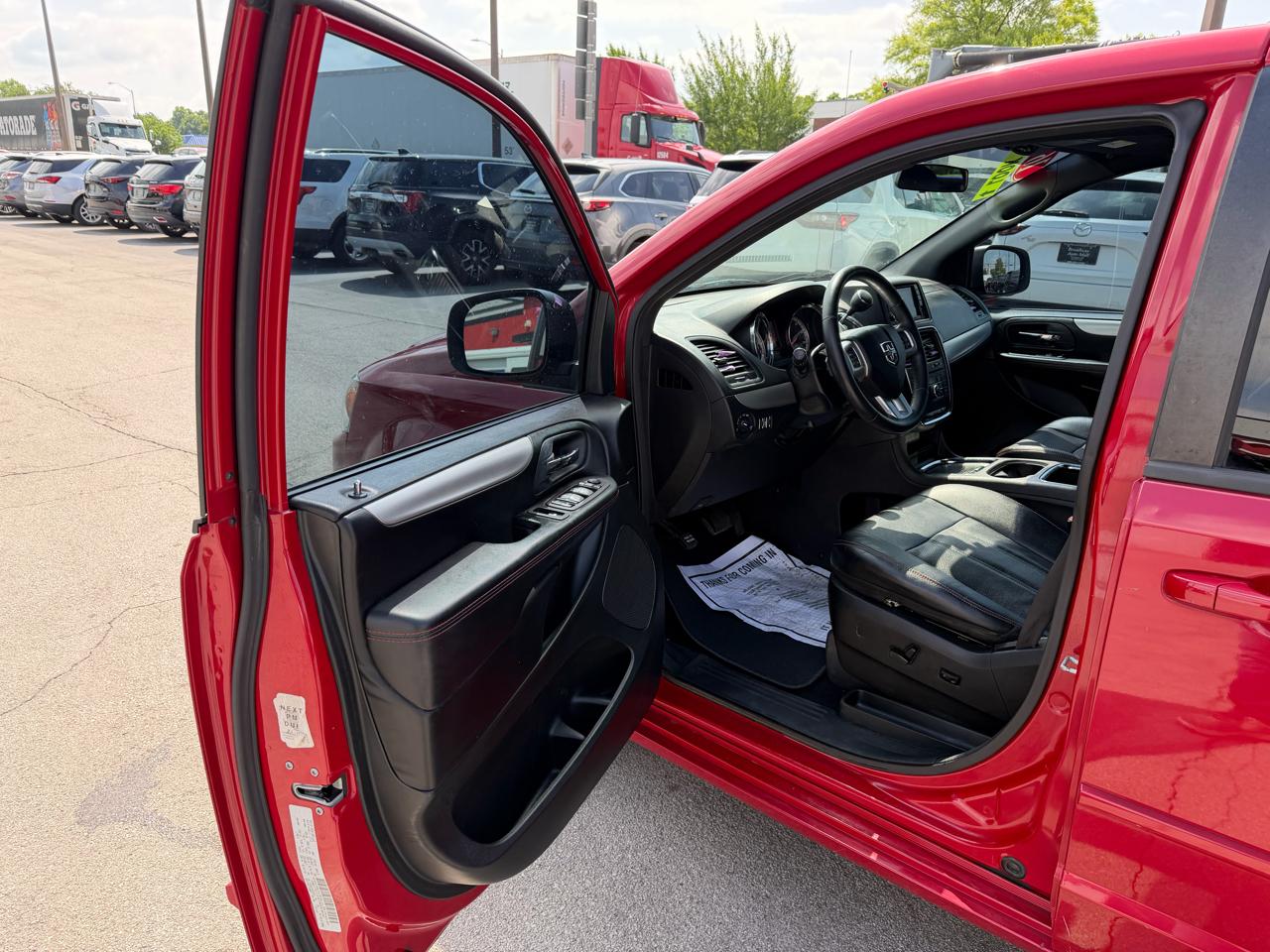 Dodge Grand Caravan R/T 2016