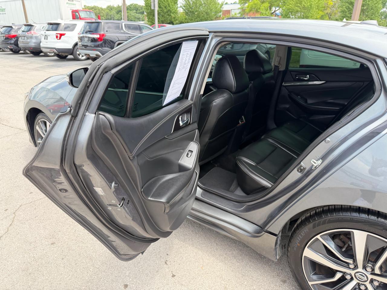 Nissan Maxima SV 2020