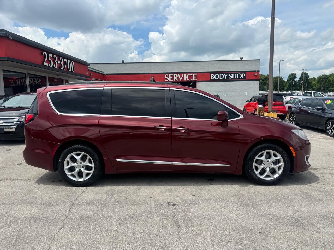 Chrysler Pacifica Touring-L FWD 2017