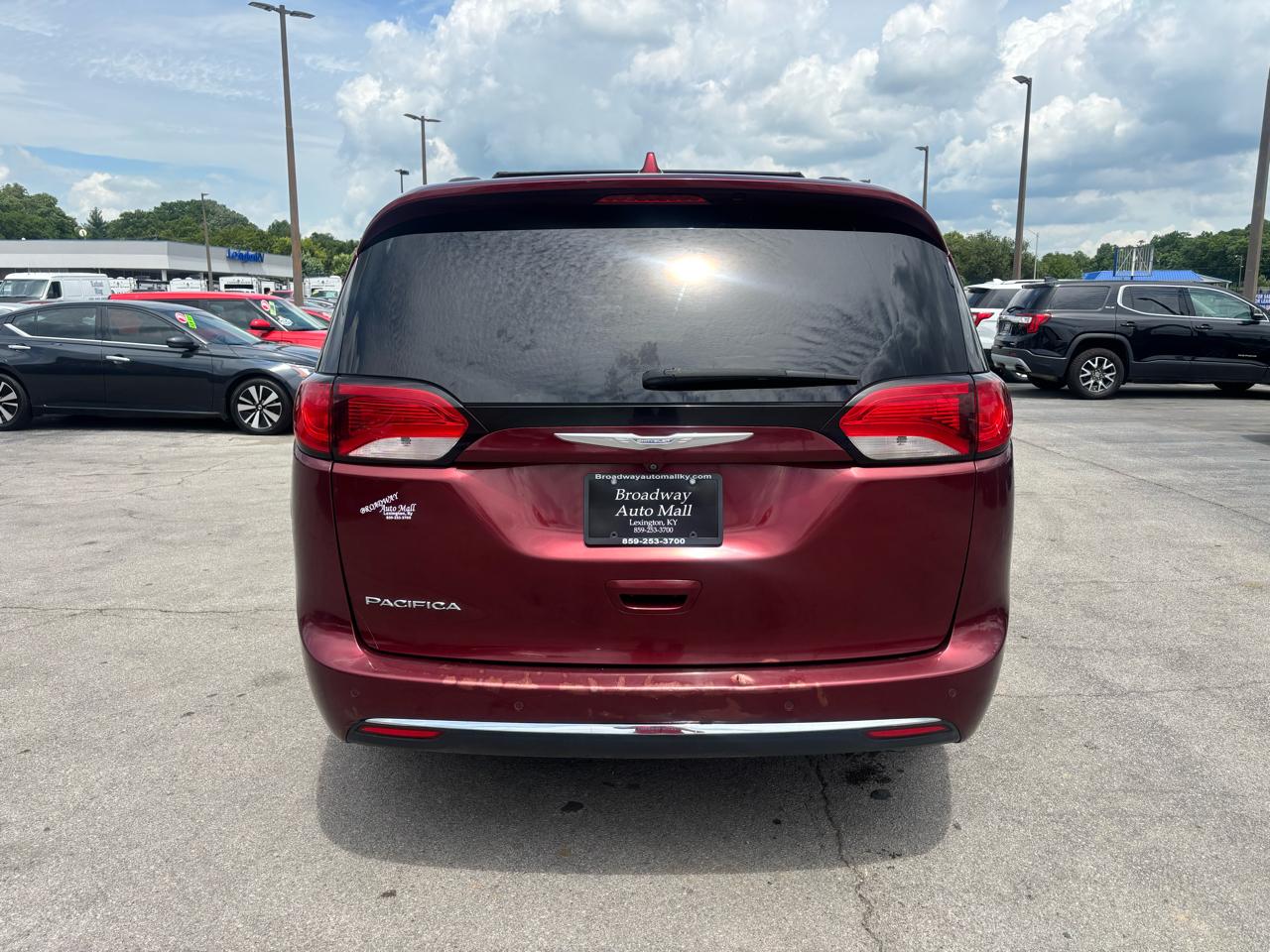 Chrysler Pacifica Touring-L FWD 2017