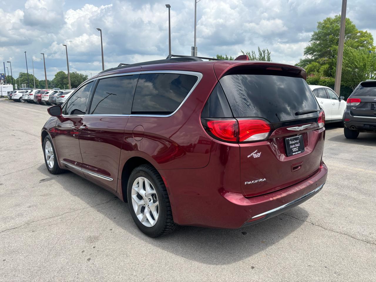 Chrysler Pacifica Touring-L FWD 2017