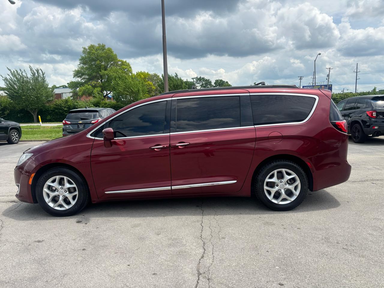 Chrysler Pacifica Touring-L FWD 2017