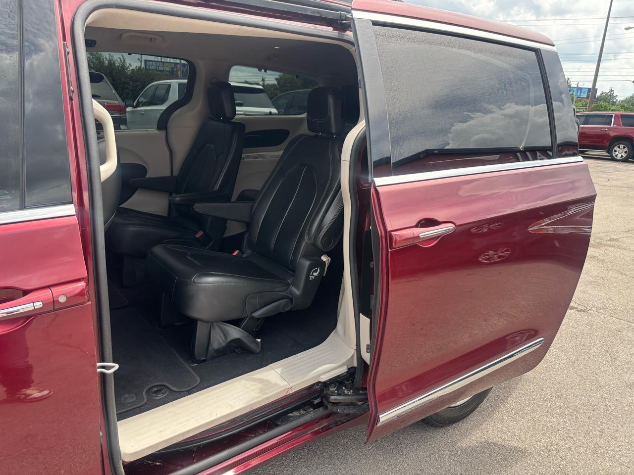 Chrysler Pacifica Touring-L FWD 2017
