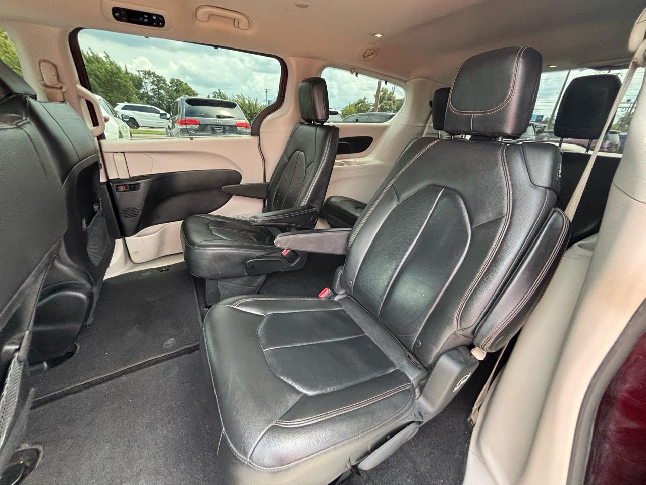 Chrysler Pacifica Touring-L FWD 2017