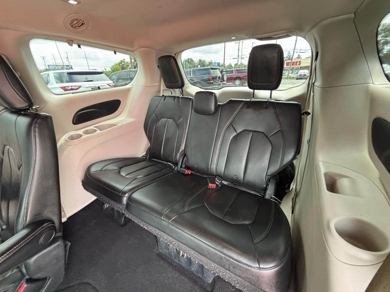 Chrysler Pacifica Touring-L FWD 2017