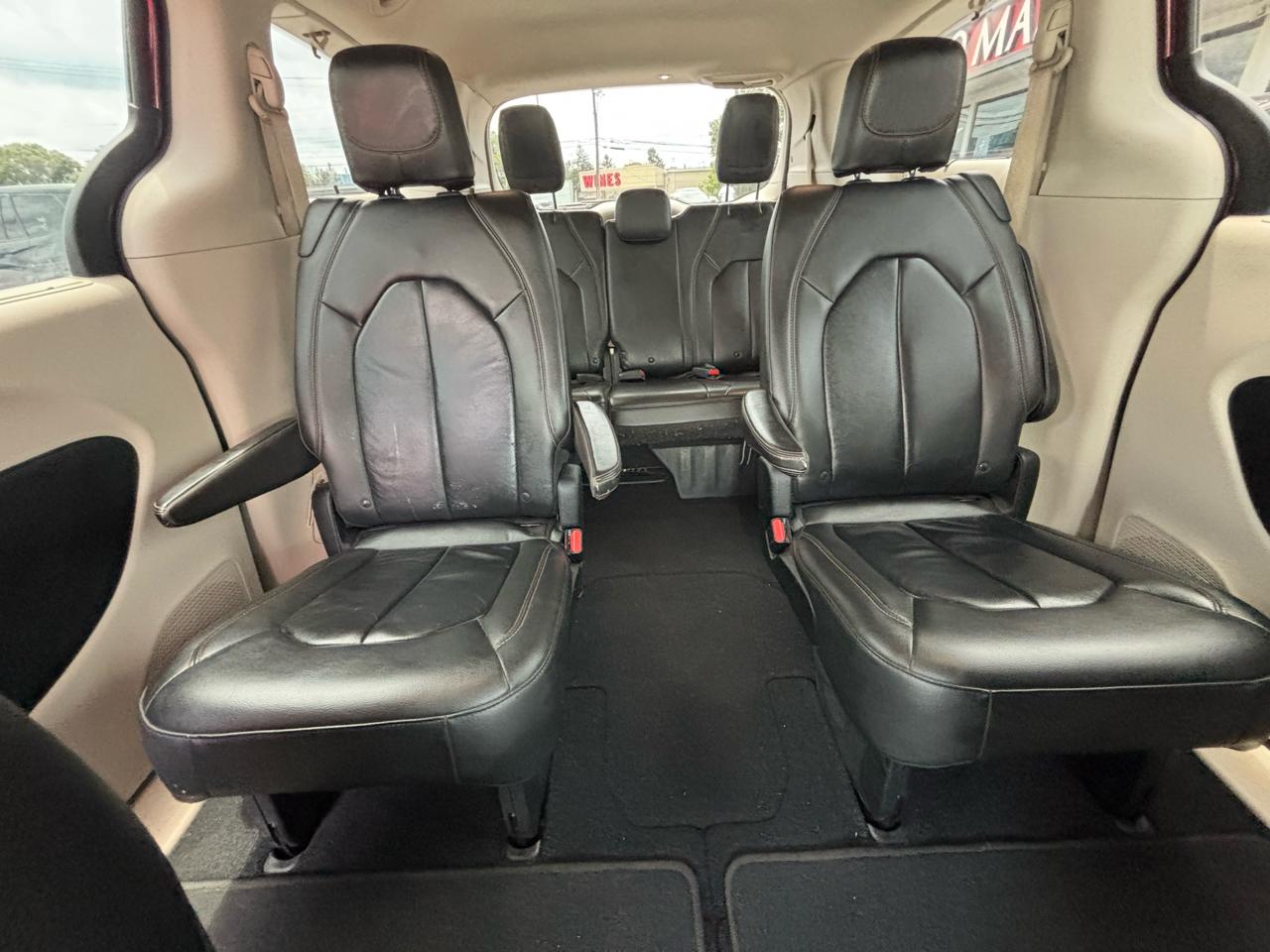Chrysler Pacifica Touring-L FWD 2017