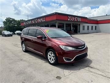 2017 Chrysler Pacifica Touring-L FWD