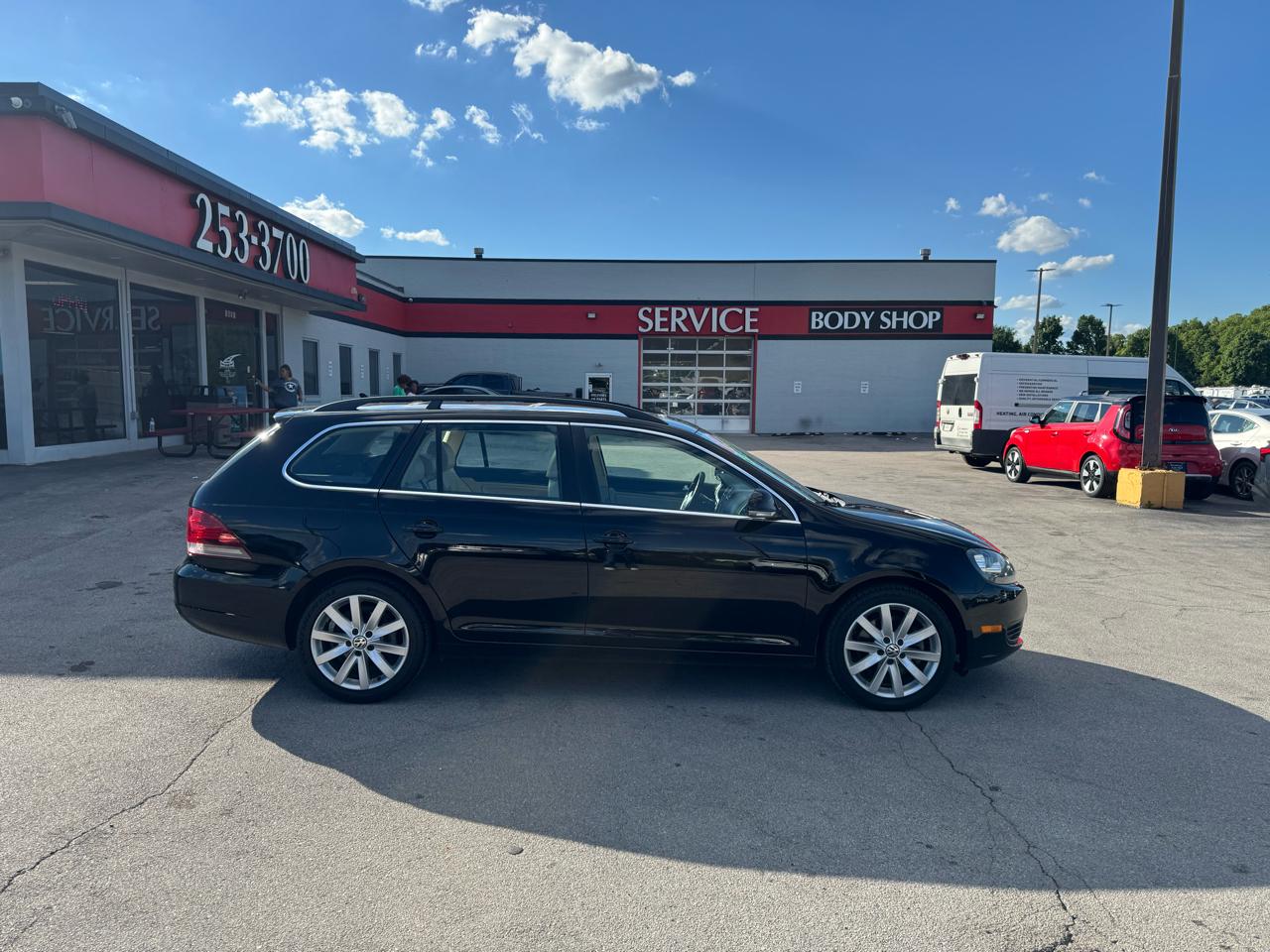 Volkswagen Jetta SportWagen 4dr DSG TDI 2011