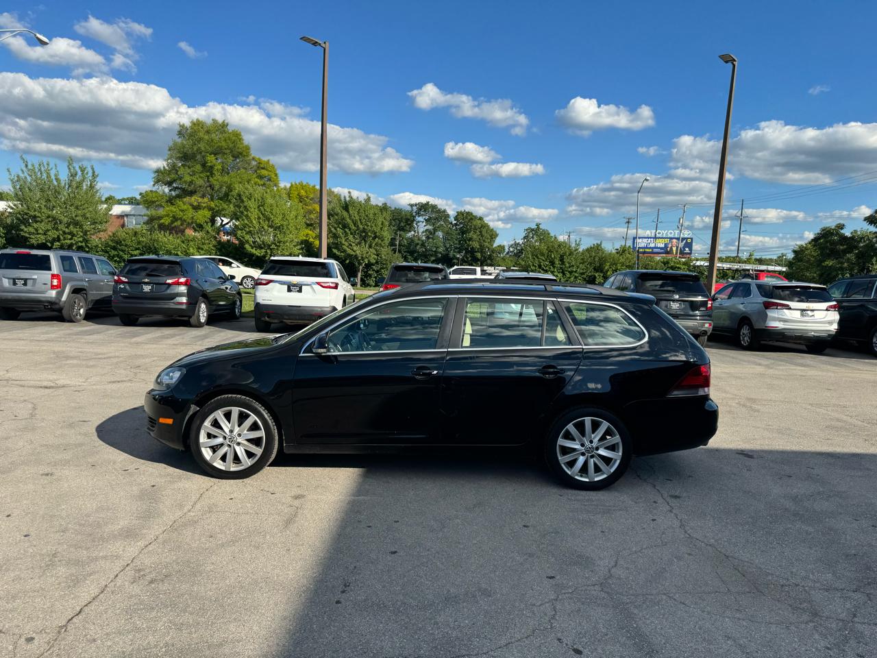 Volkswagen Jetta SportWagen 4dr DSG TDI 2011