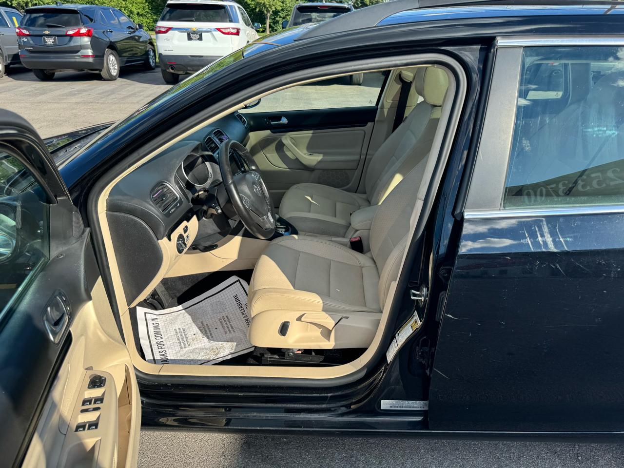 Volkswagen Jetta SportWagen 4dr DSG TDI 2011