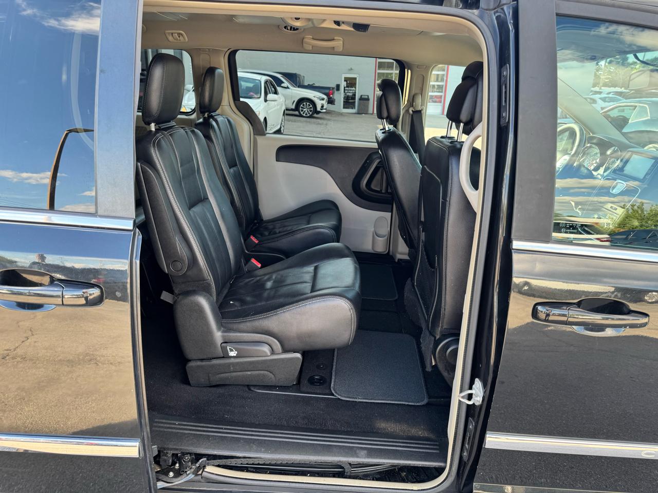 Chrysler Town & Country 4dr Wgn Touring 2014