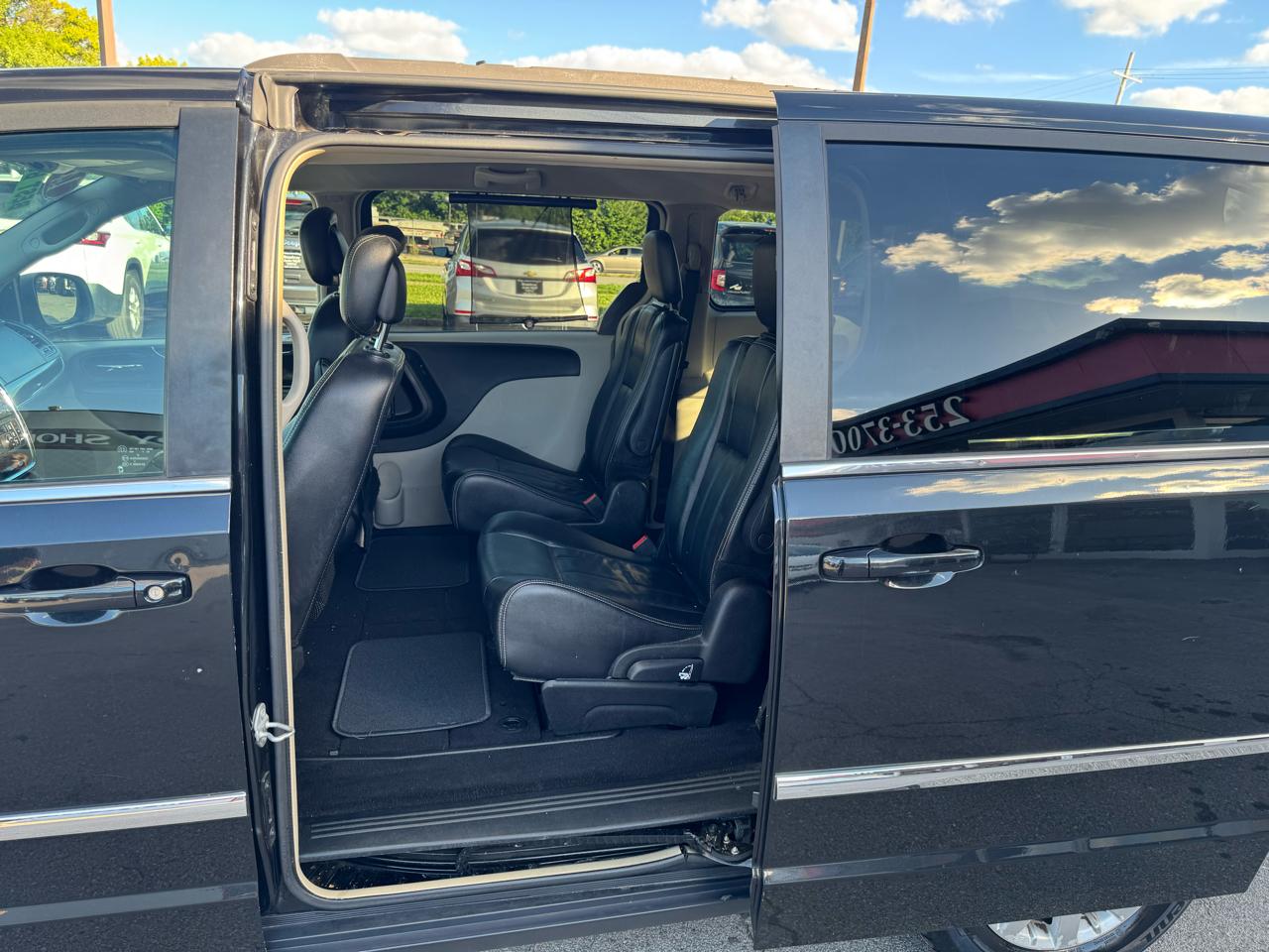 Chrysler Town & Country 4dr Wgn Touring 2014