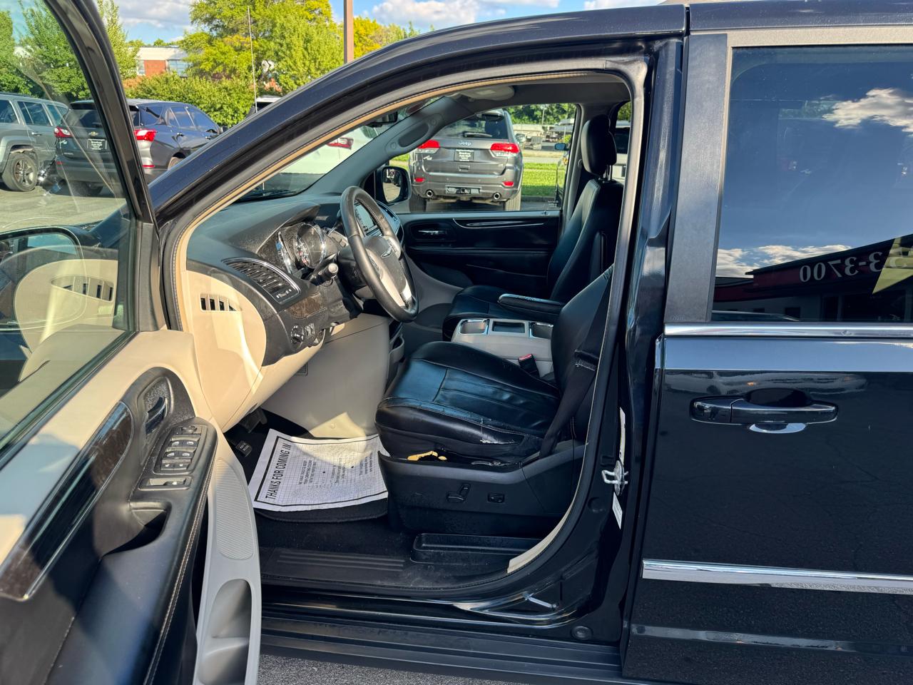 Chrysler Town & Country 4dr Wgn Touring 2014