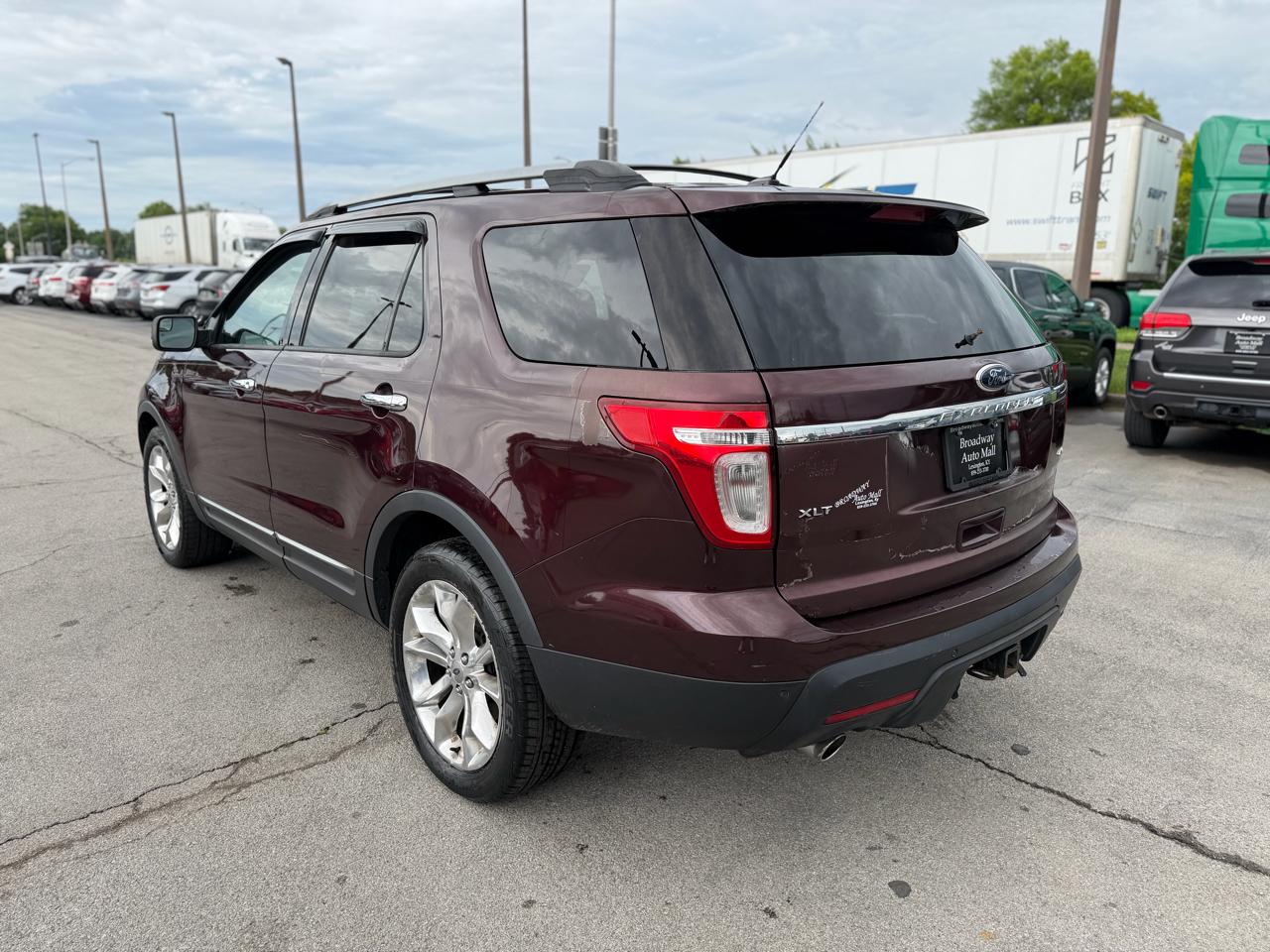 Ford Explorer 4WD 4dr XLT 2011